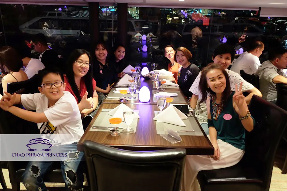 Luxury Cruise In Bangkok