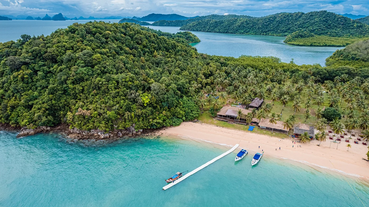 Lazy James Bond & Yao Island full day tour by speedboat 